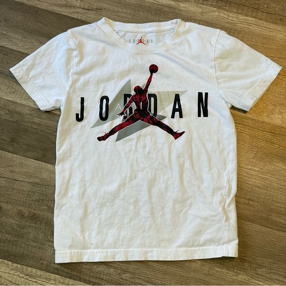 Air Jordan Boys Size Small t-shirt